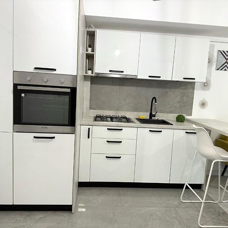 Sky View - Free Parking Apartman Jászvásár Kültér fotó