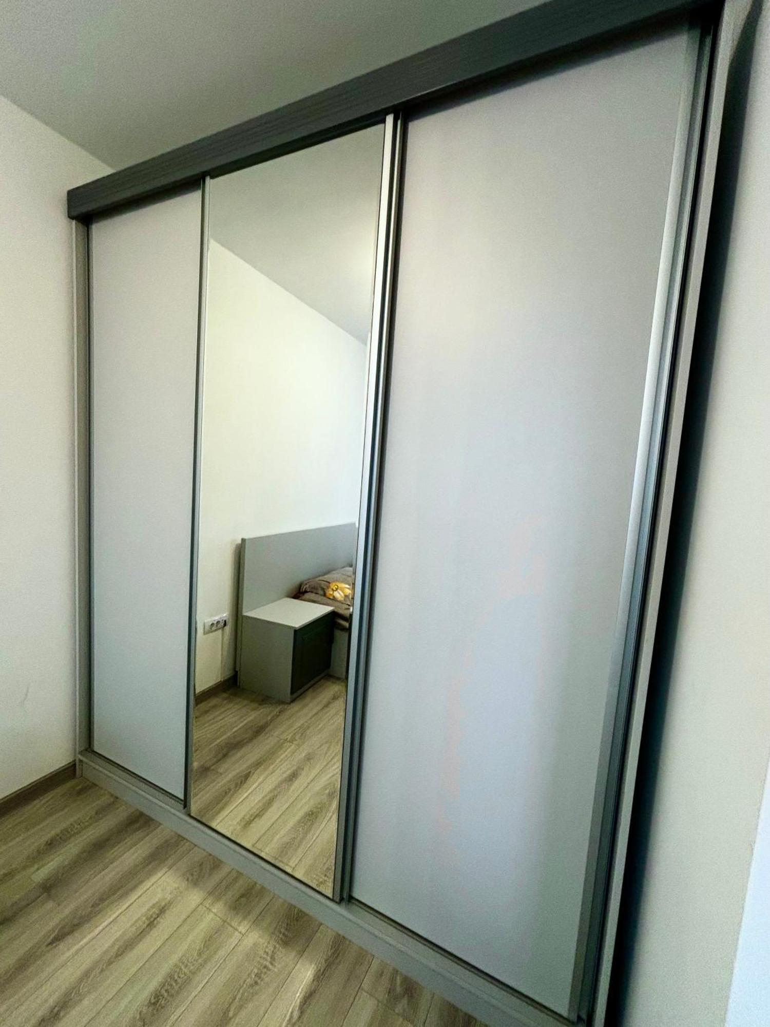 Sky View - Free Parking Apartman Jászvásár Kültér fotó
