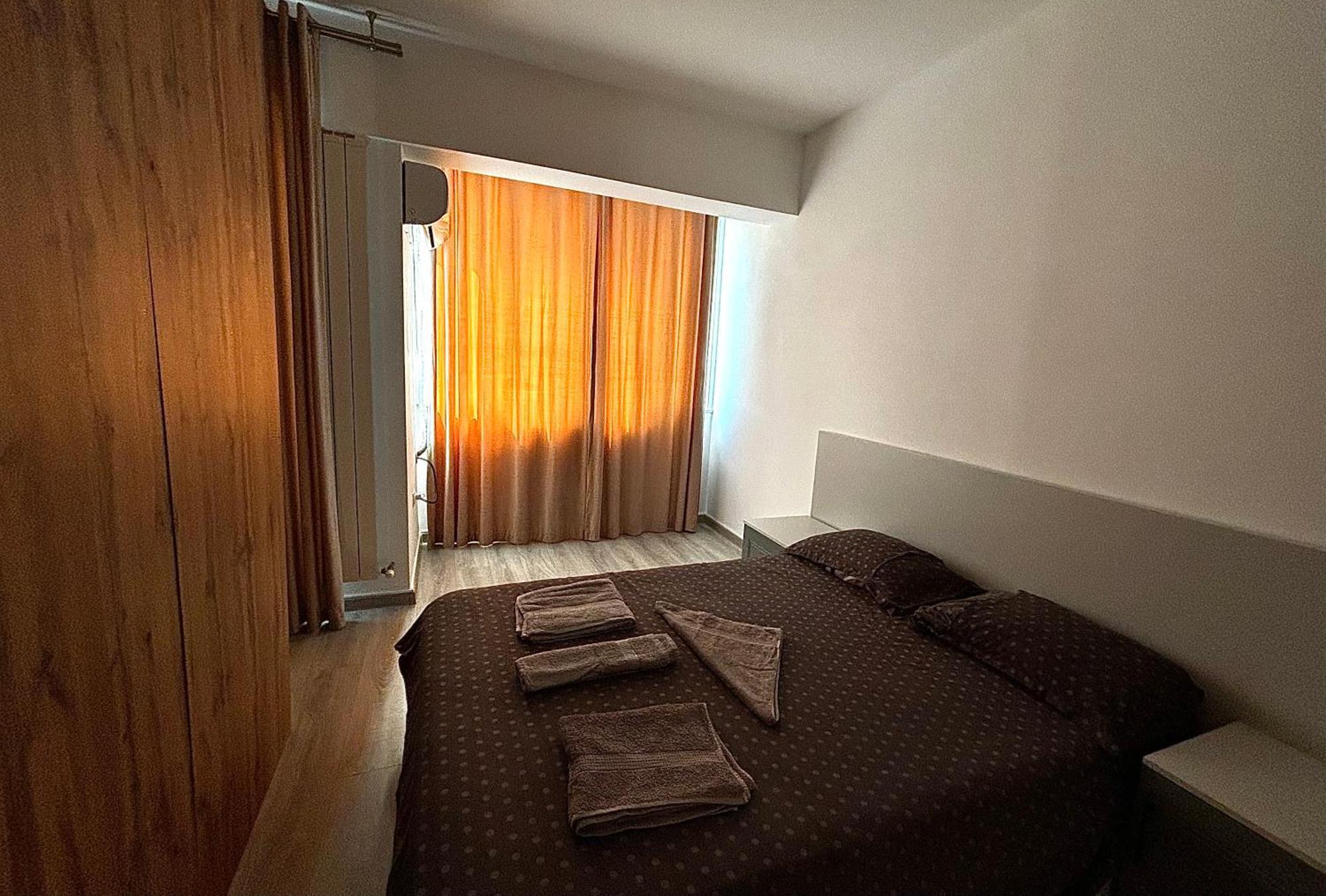 Sky View - Free Parking Apartman Jászvásár Kültér fotó
