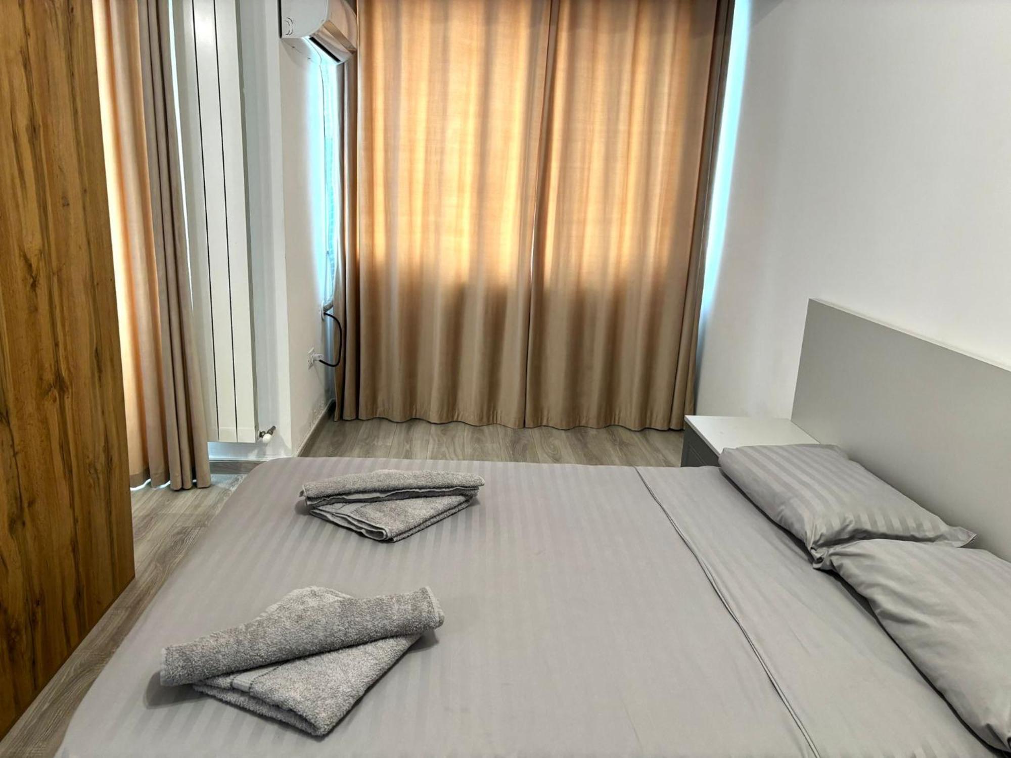 Sky View - Free Parking Apartman Jászvásár Kültér fotó
