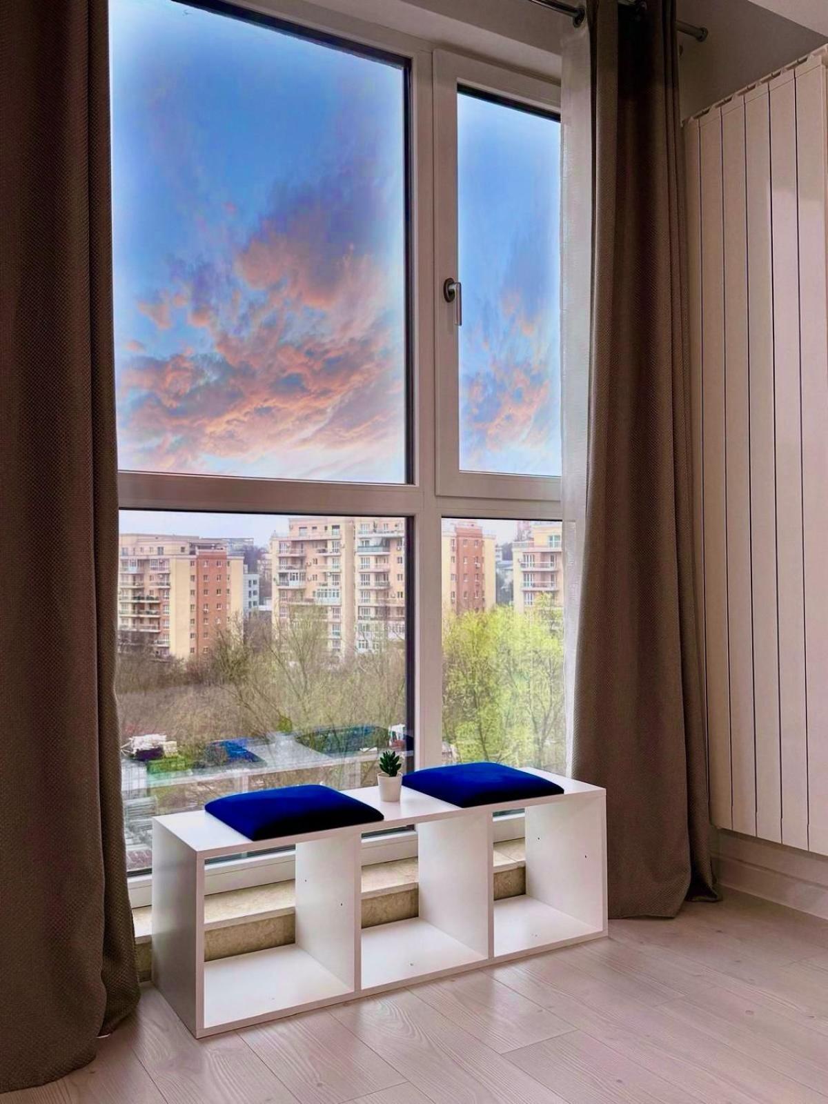 Sky View - Free Parking Apartman Jászvásár Kültér fotó