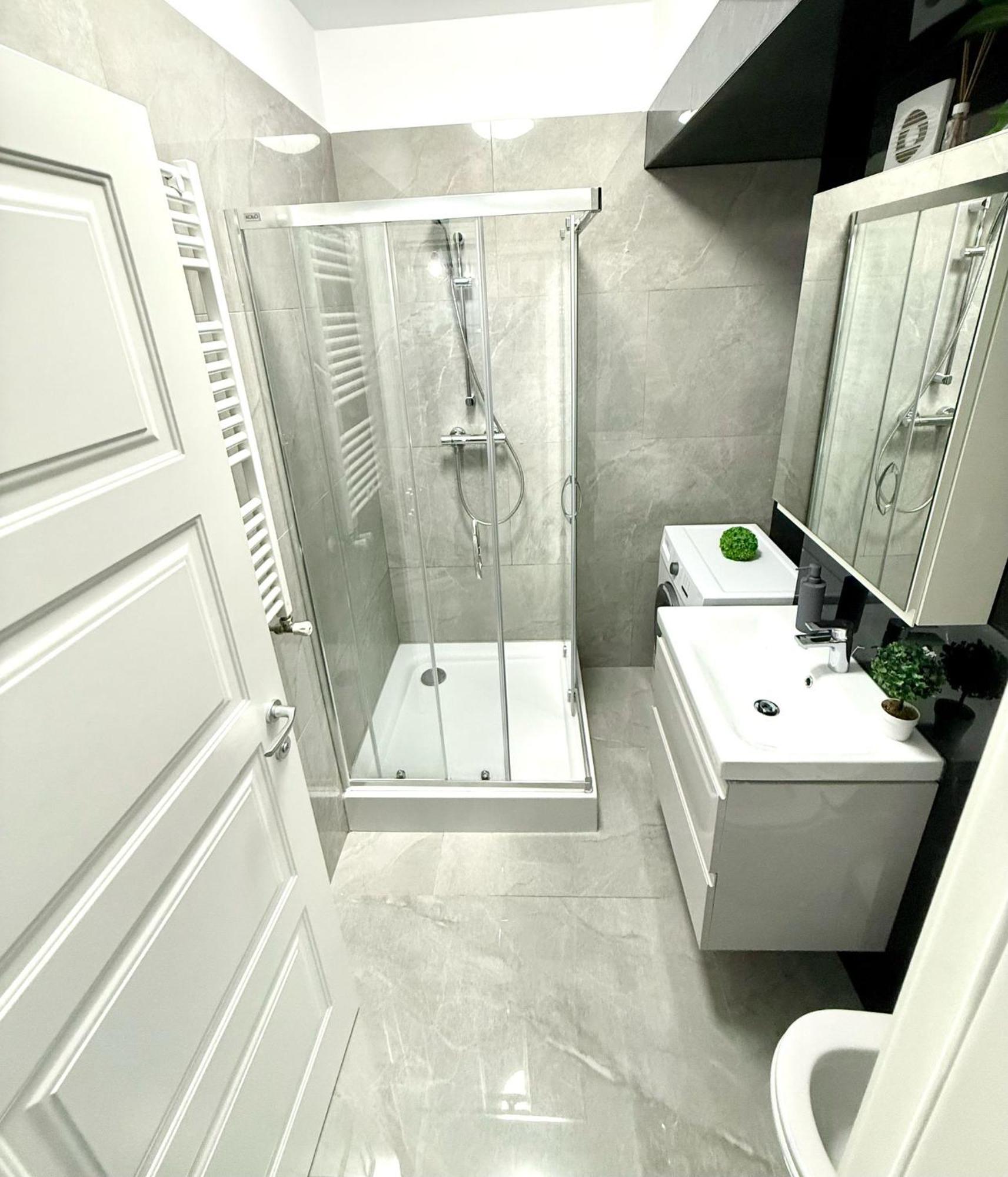 Sky View - Free Parking Apartman Jászvásár Kültér fotó