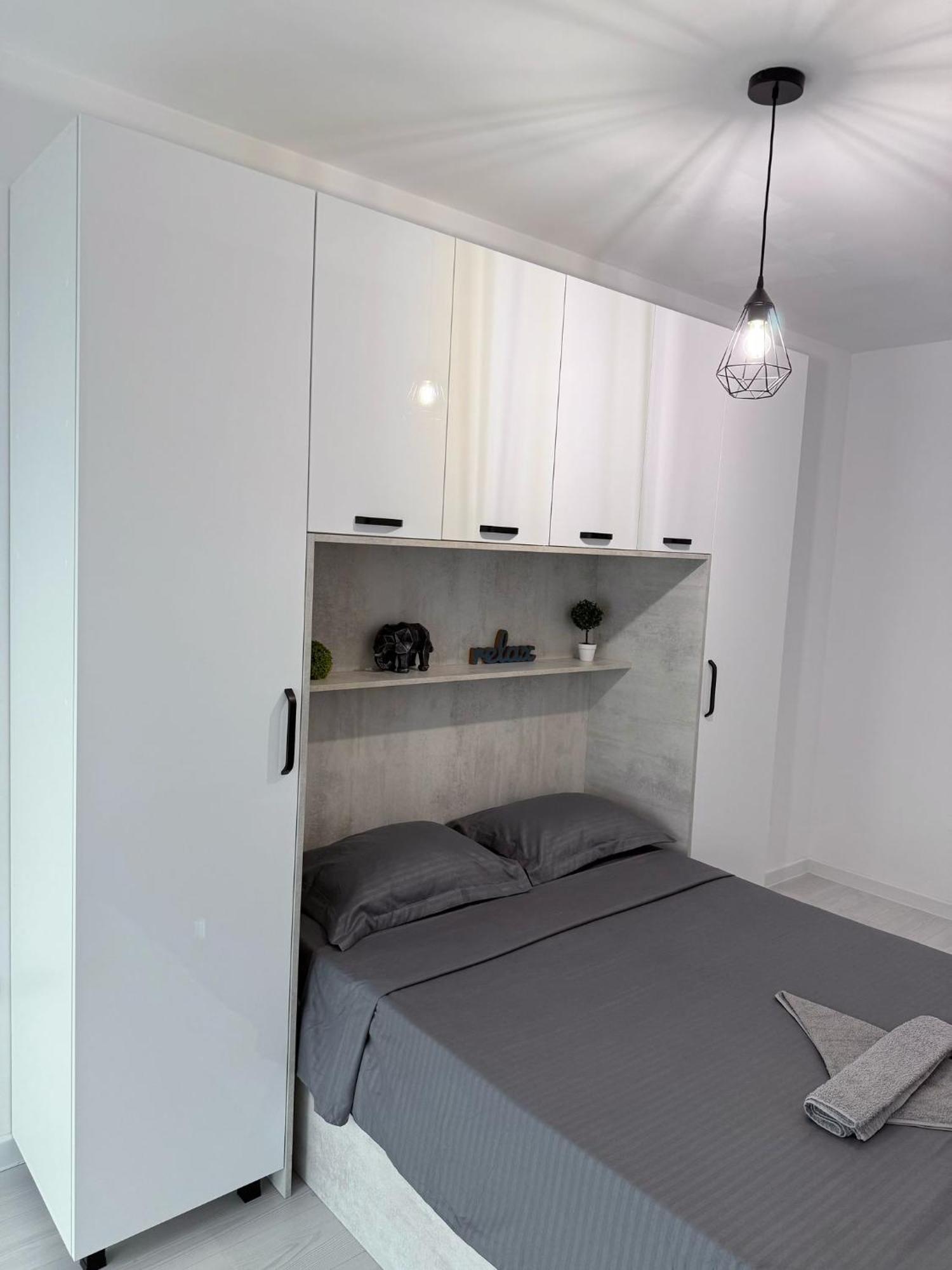 Sky View - Free Parking Apartman Jászvásár Kültér fotó